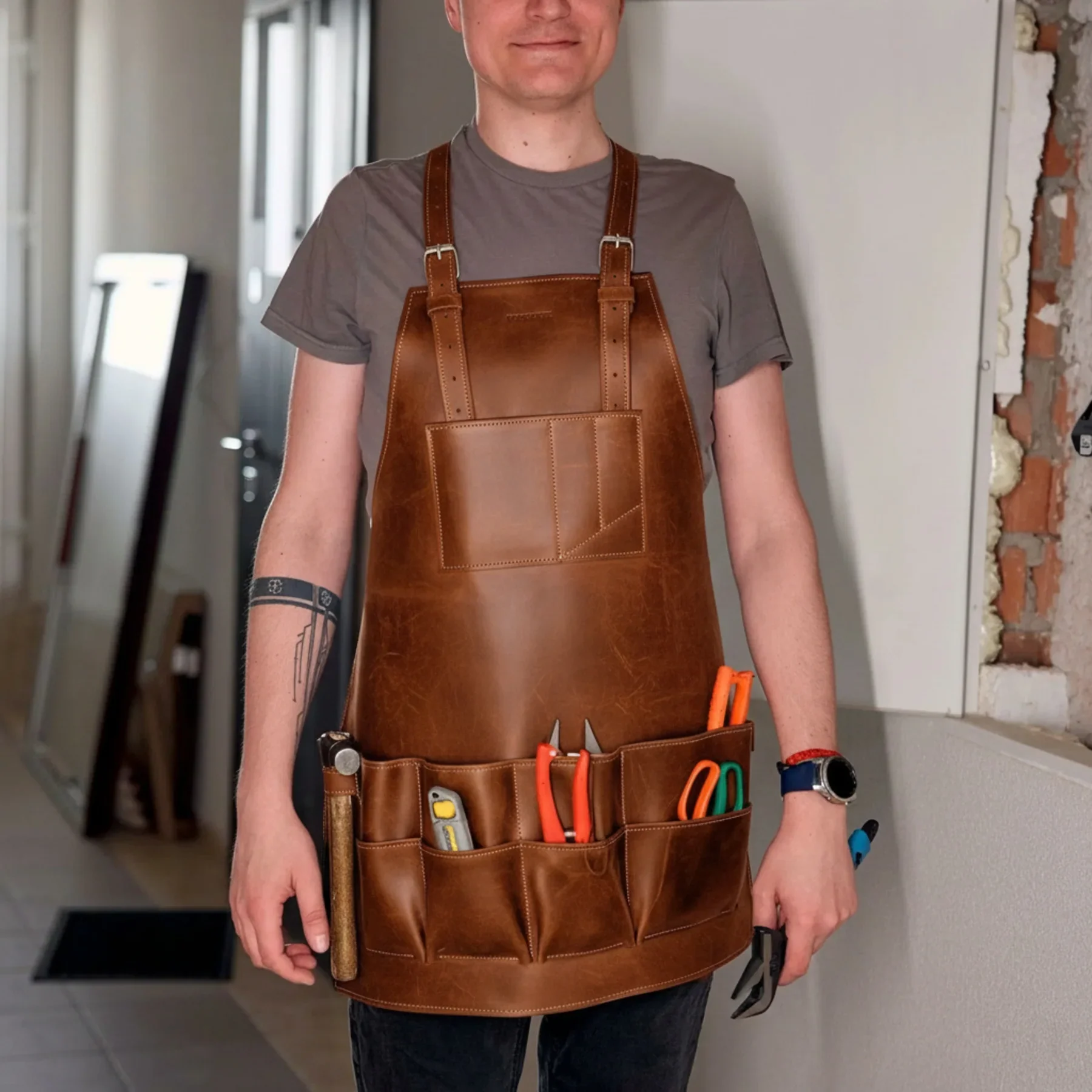 11-Pocket Tool Apron - Image 18