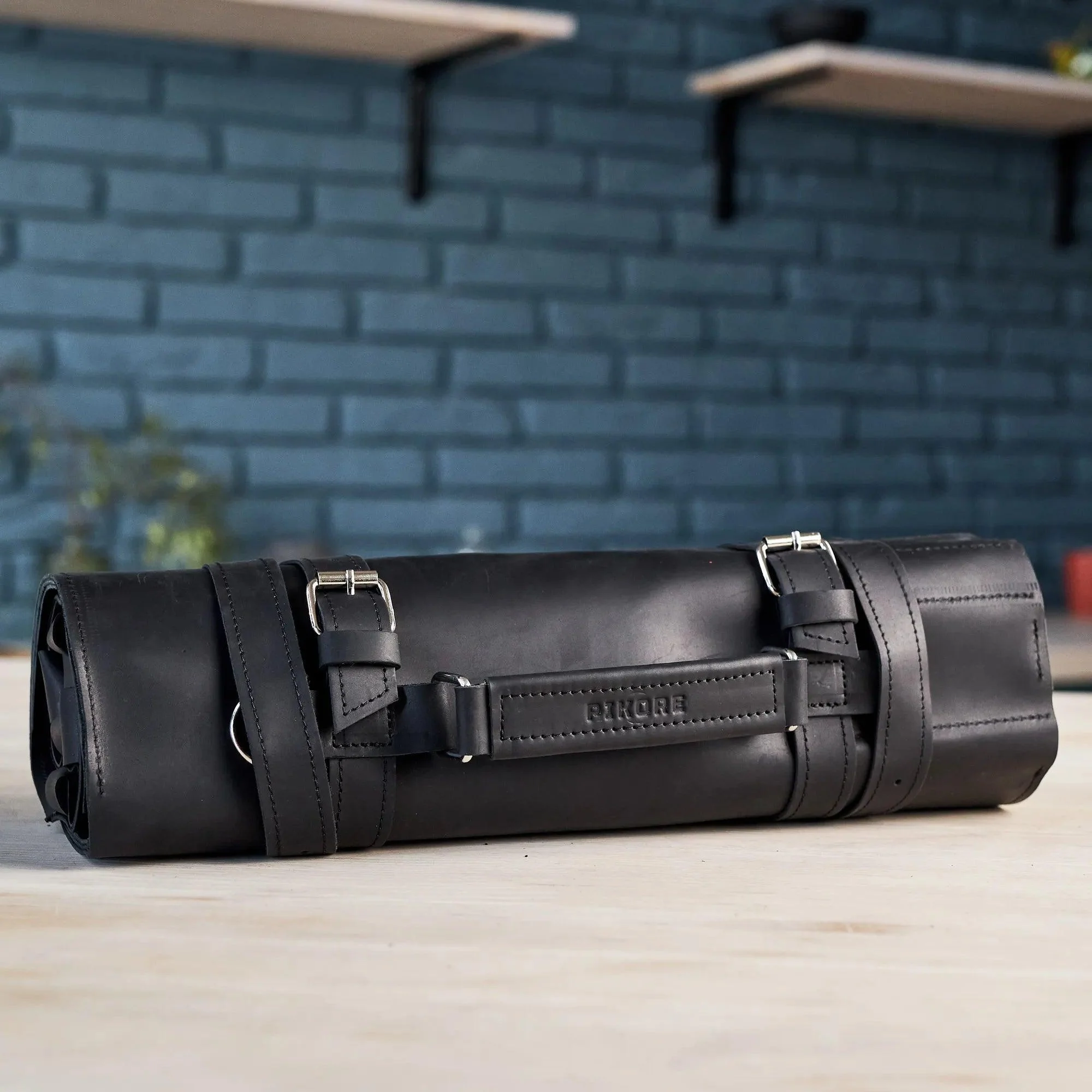 The Professional's Leather Knife Roll - Image 14