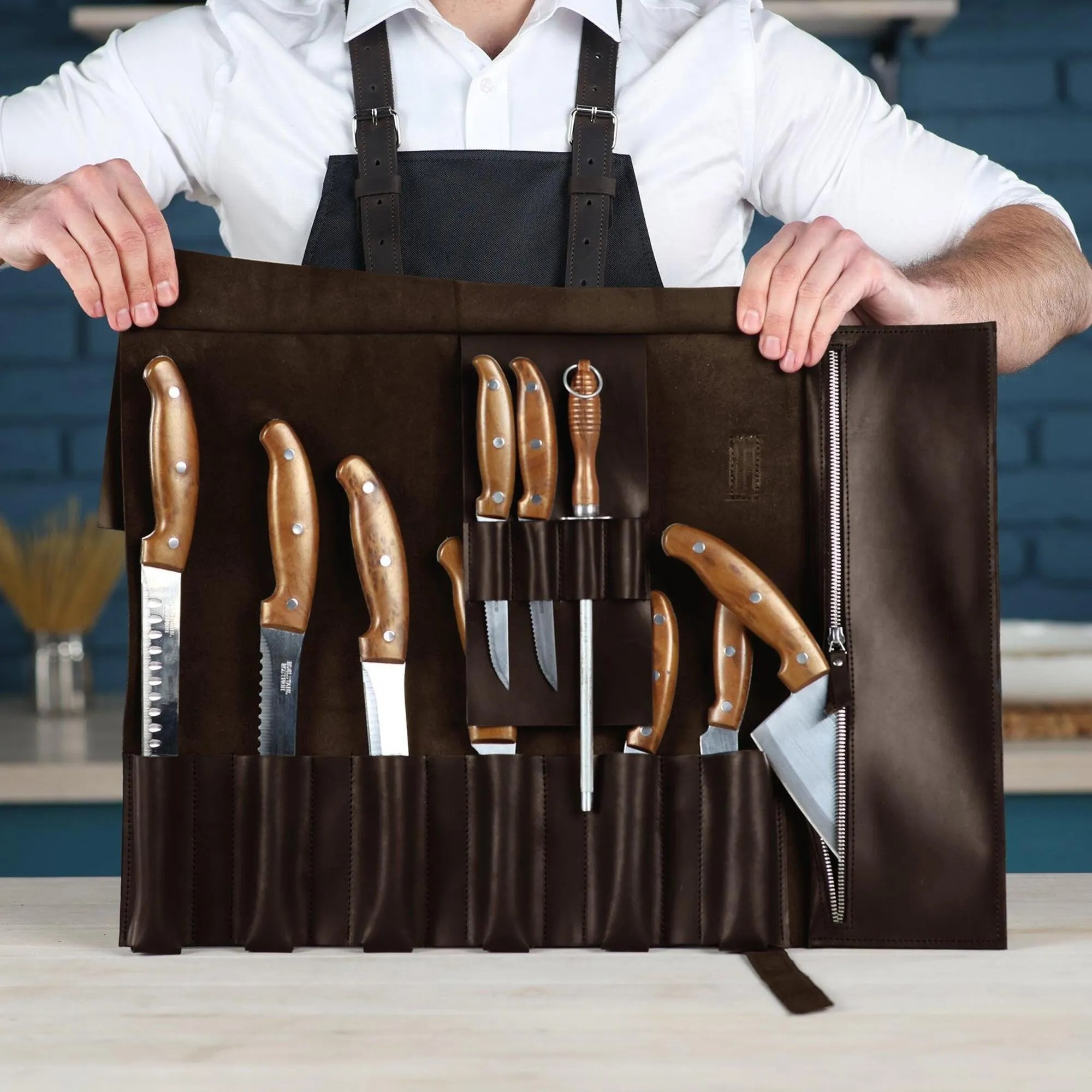 The Professional's Leather Knife Roll - Image 34