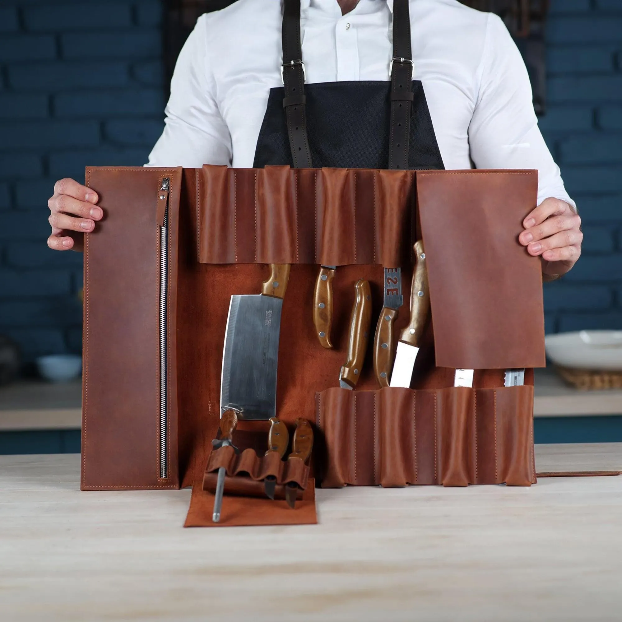 The Professional's Leather Knife Roll - Image 40