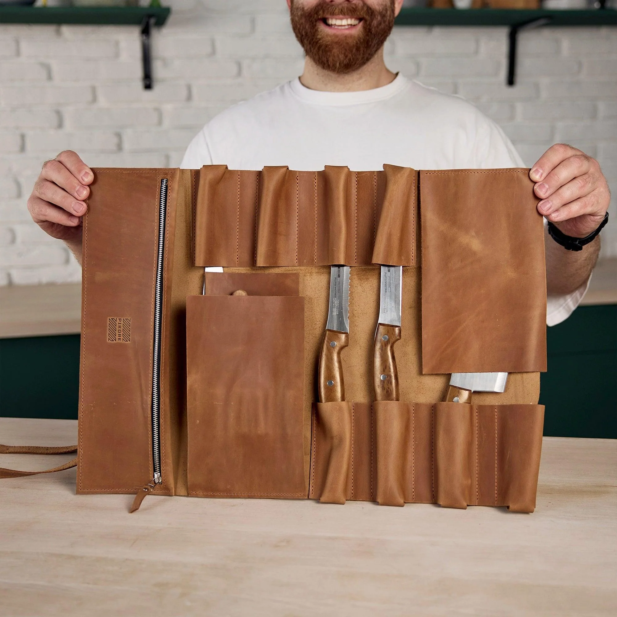 The Professional's Leather Knife Roll - Image 41