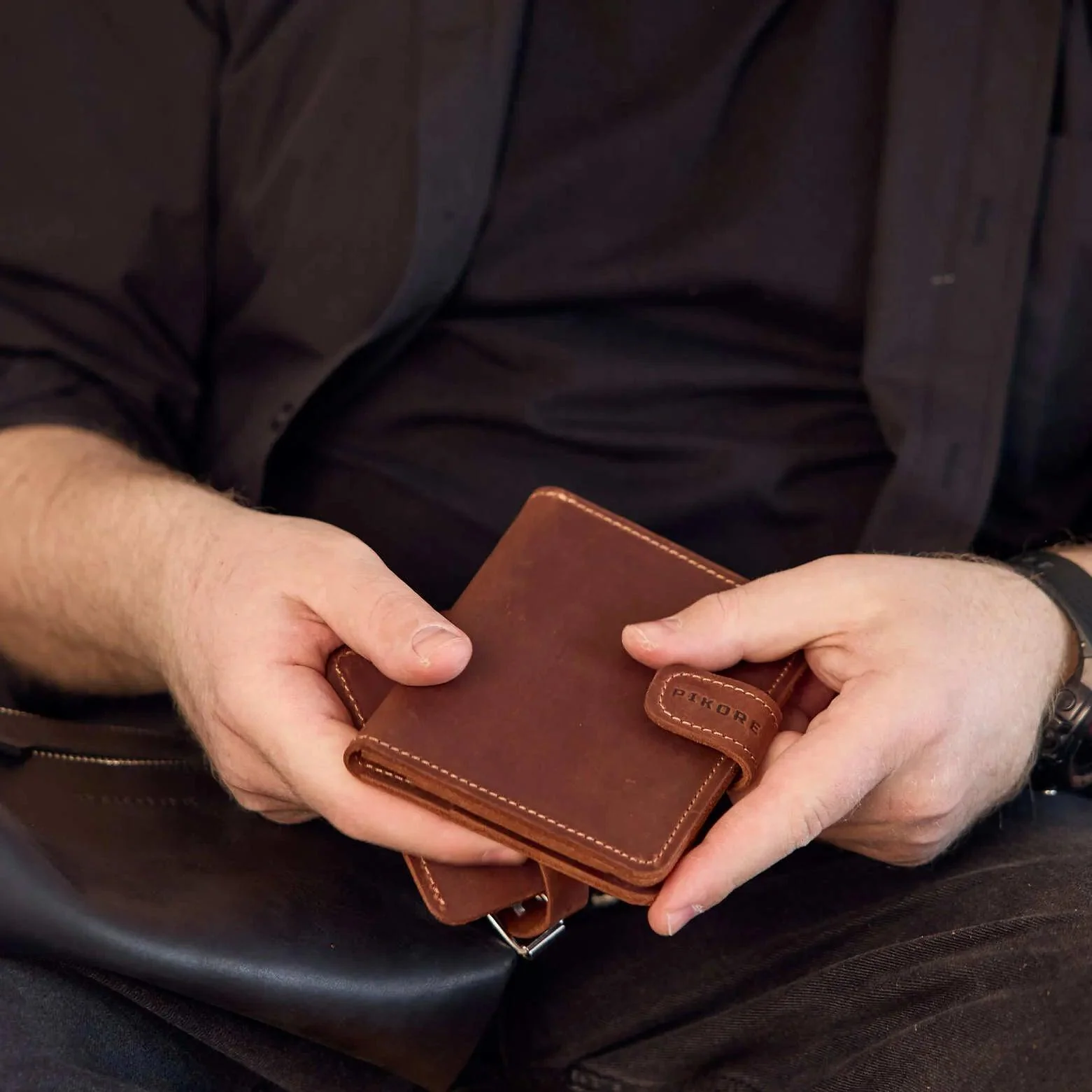 Passport Wallet & Luggage tag - Image 9