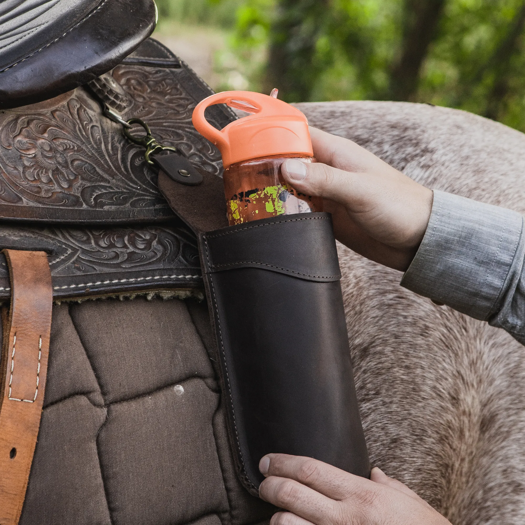 Saddle Bottle Holder Rider - Image 10