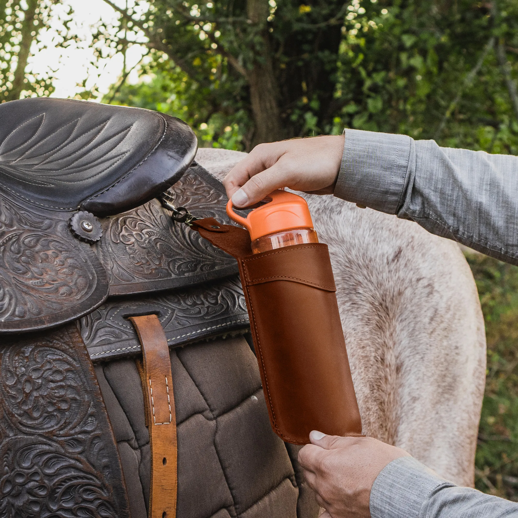 Saddle Bottle Holder Rider - Image 13